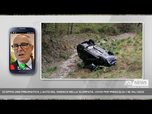 ASOLO SCOPPIA UNO PNEUMATICO L AUTO DEL SINDACO NELLA SCARPATA