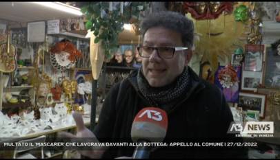 VENEZIA | MULTATO IL 'MASCARER' CHE LAVORAVA DAVANTI ALLA BOTTEGA: APPELLO AL COMUNE
