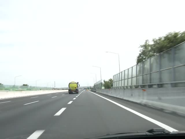 _-tykkhiJZY