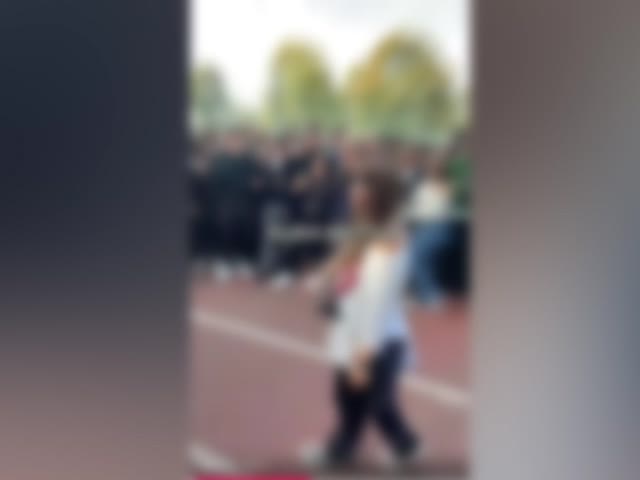 VNzlRwayA_s